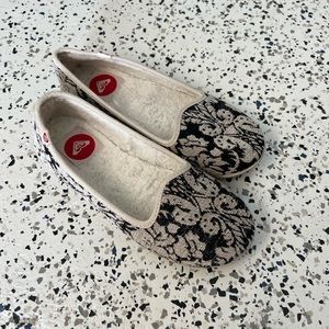 Womens house slippers size 8